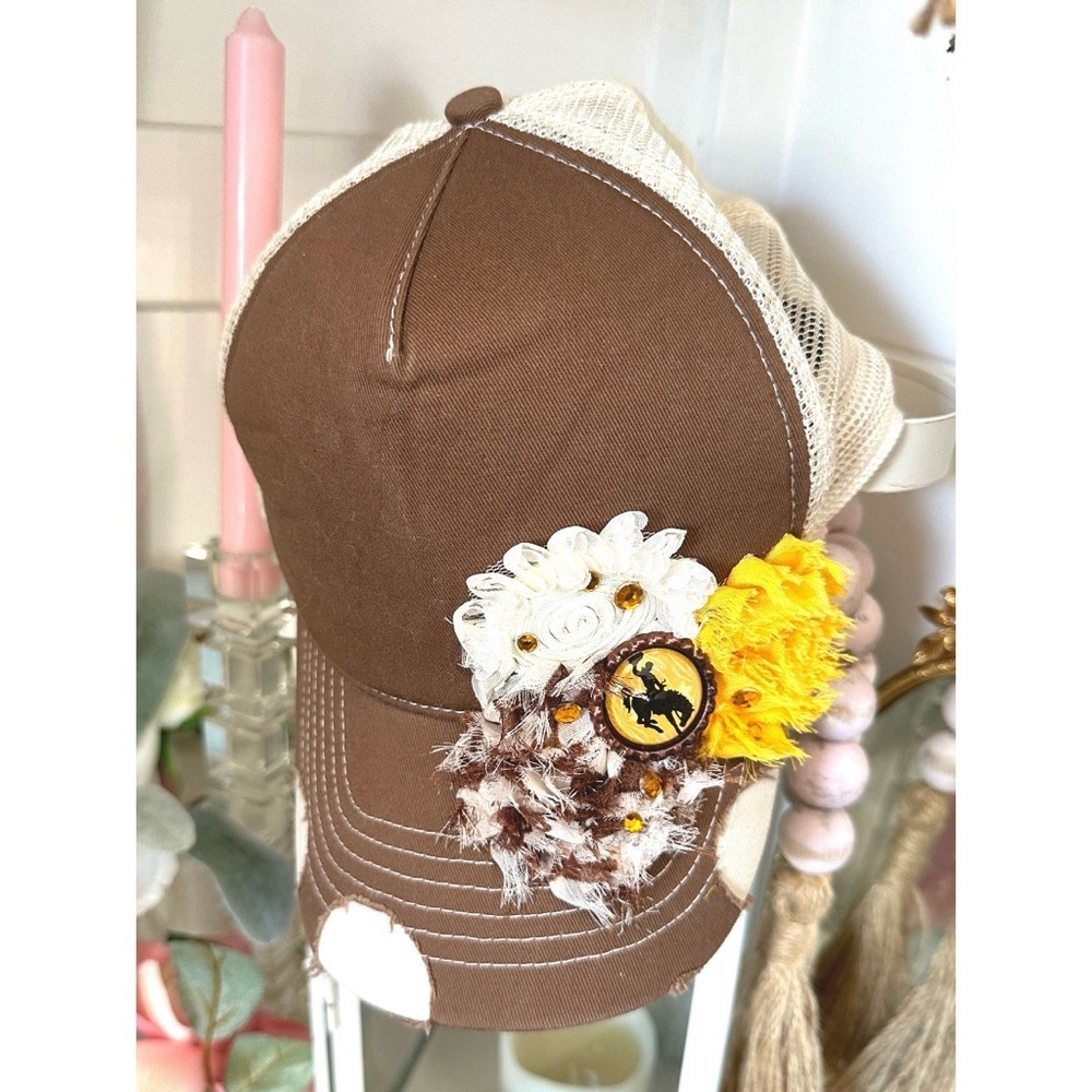 Wyoming brown & gold Western Boho Trucker Hat - Picture 4 of 4